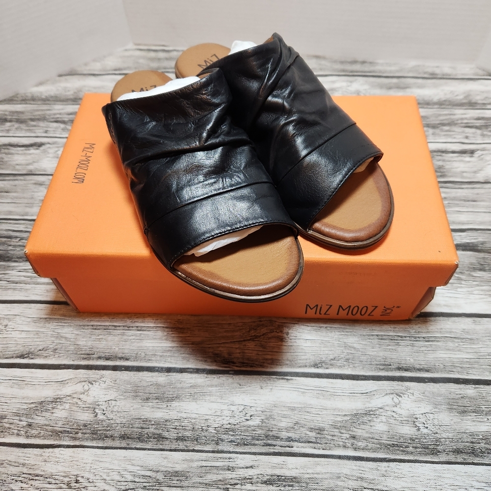 Miz Moo Dandelion Sandals
